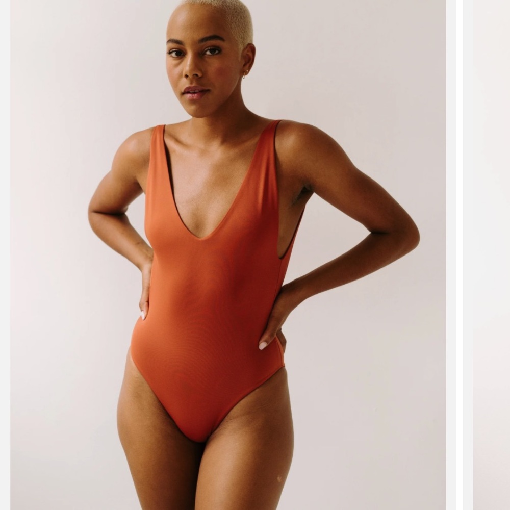 Londre | Minimalist One Piece Bathing Suit - Rust Color XS